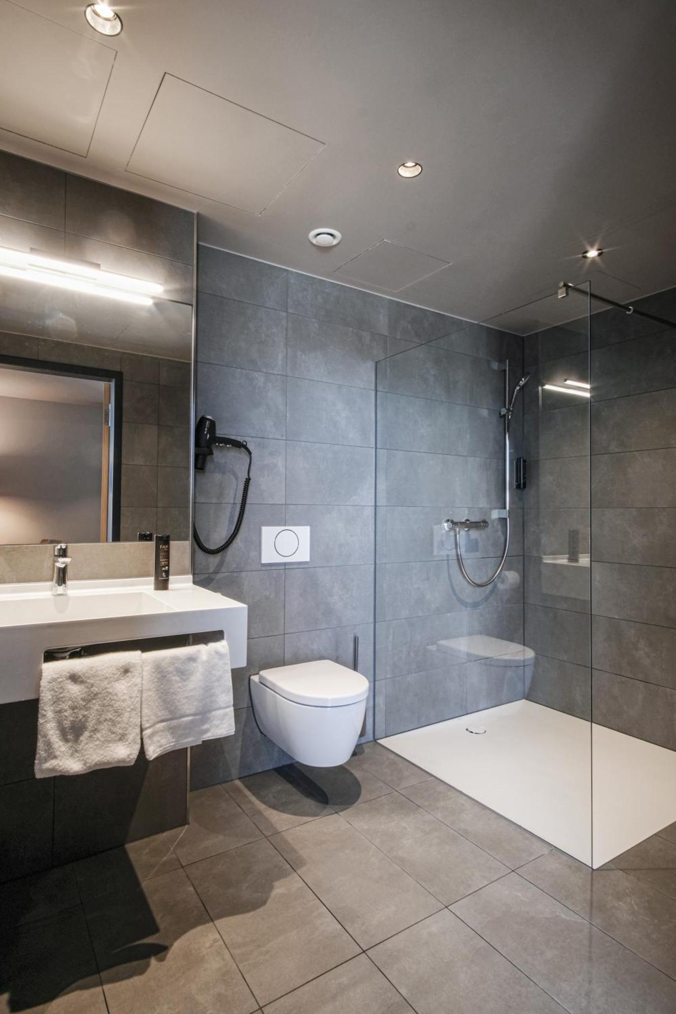 Riku Hotel Göppingen מראה חיצוני תמונה